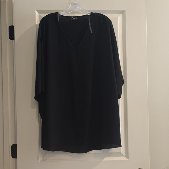 Elegant Black V-Neck Blouse - Picture 1 of 1